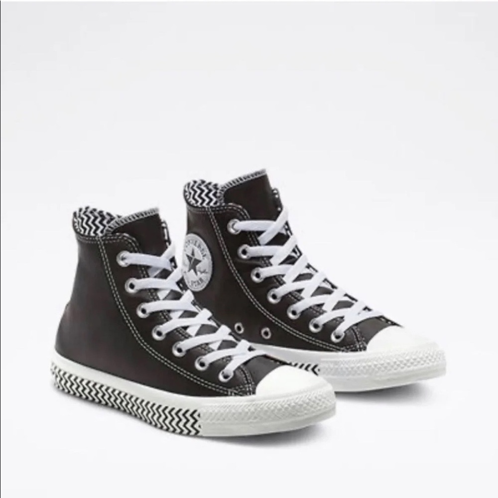 SOLD🎈 converse chuck taylor leather high top sneakers